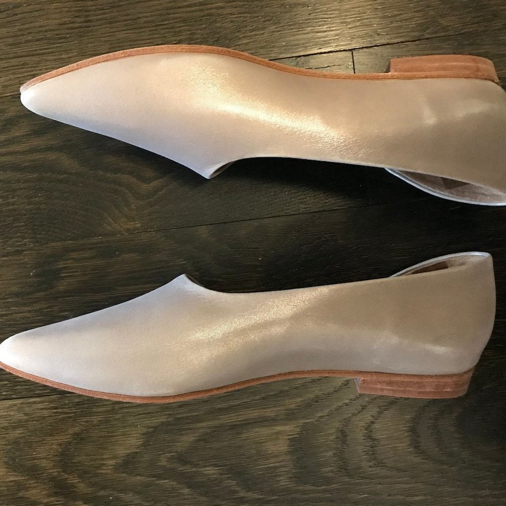 NEW - Huma Blanco Silver  Shoes - Size 39